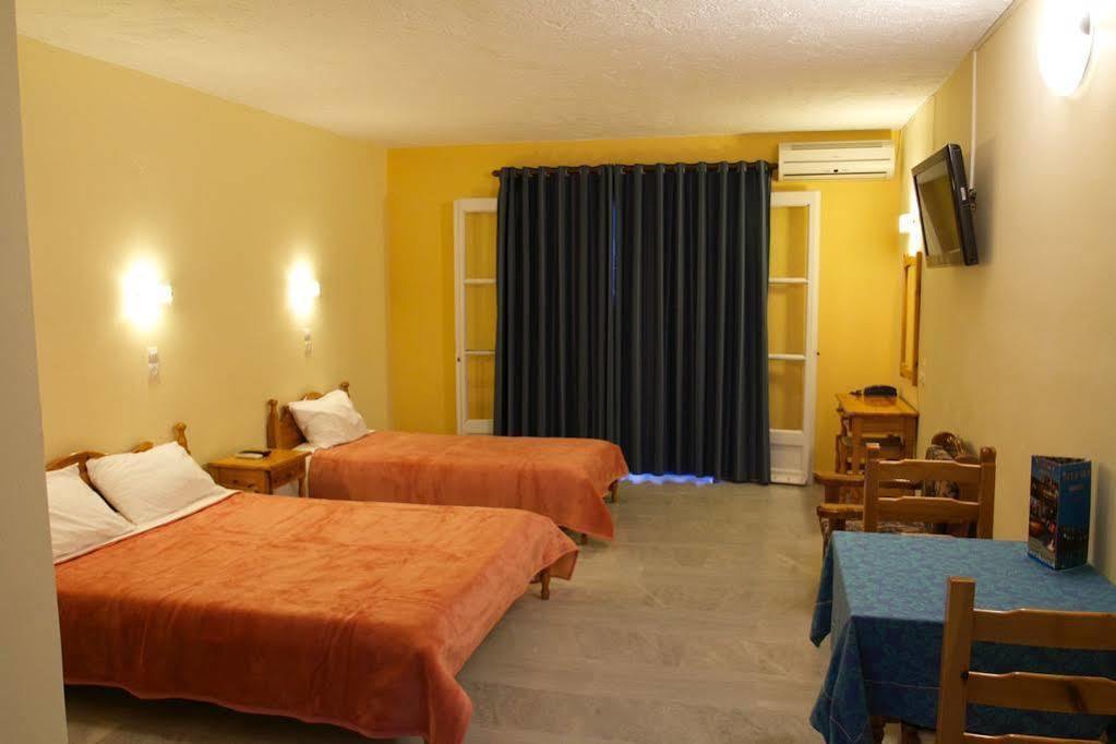Blue Sky Hotel - Petra - Lesvos - Greece المظهر الخارجي الصورة